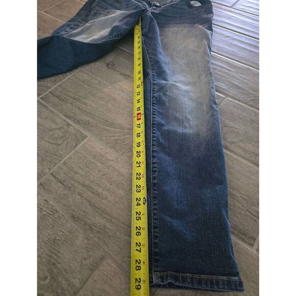 Women's Torrid Straight Leg Jeans Size 16R - Picture 3 of 10